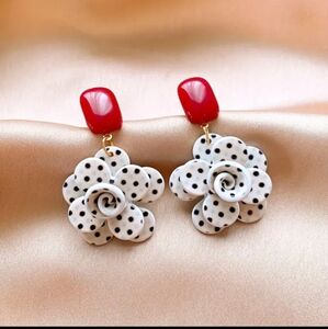 NEW Retro Polka Dot Earrings